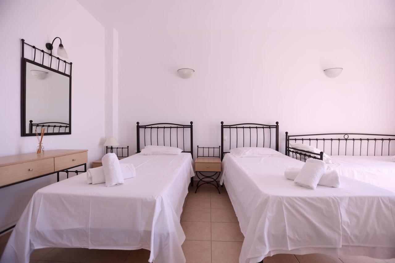 Seaside Gialova Apartment Pylos Bagian luar foto